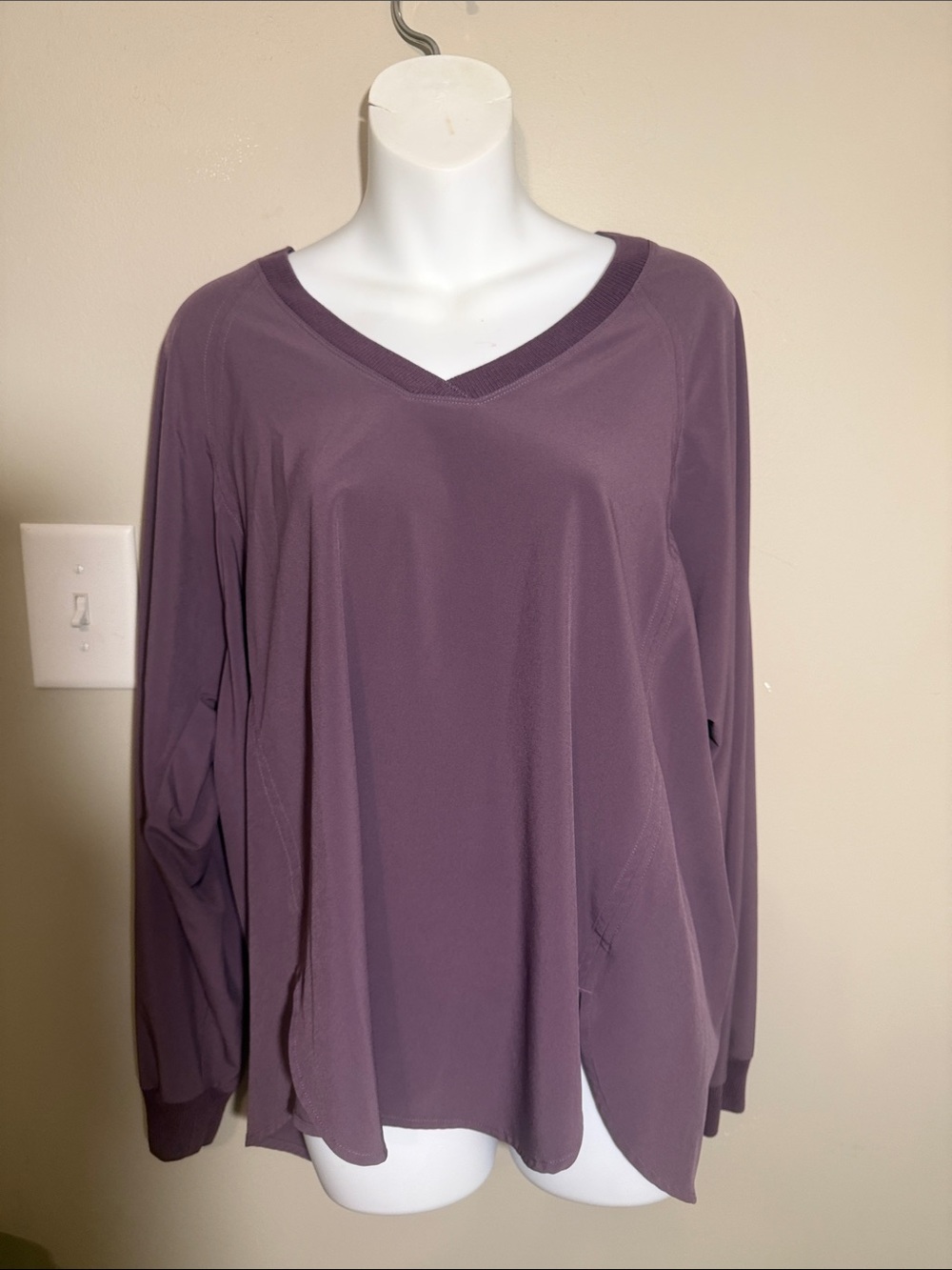 Athleta Long Sleeve V-Neck Top in Dusty Plum